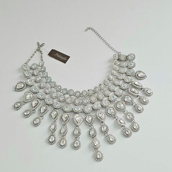 Crystal Drop Statement Bib Necklace - Picture 2 of 9